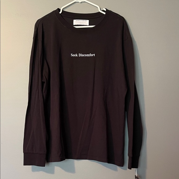 Seek Discomfort Black Graphic Long Sleeve Shirt - Picture 1 of 4